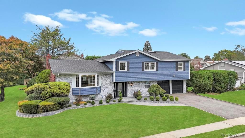 90 Rockland Drive, Jericho, NY 11753