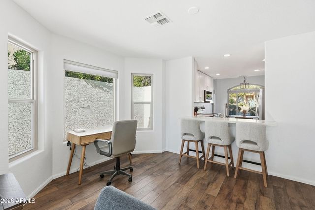 16457 E ASHBROOK Drive B, Fountain Hills, AZ 85268