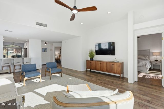 16457 E ASHBROOK Drive B, Fountain Hills, AZ 85268