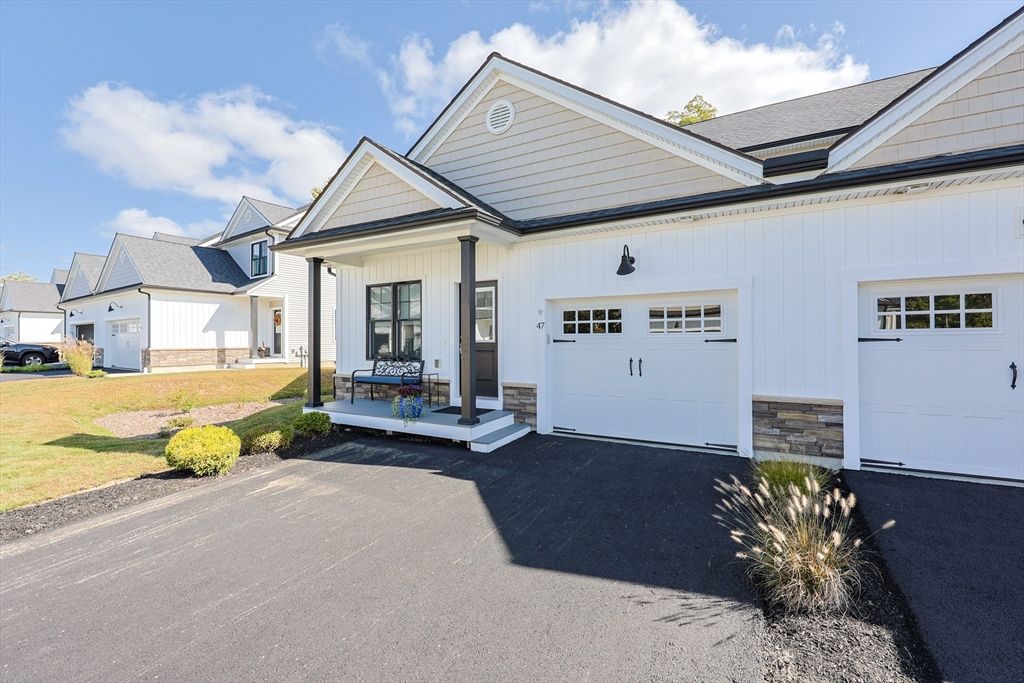 47 Compass Point Dr 68, Douglas, MA 01516