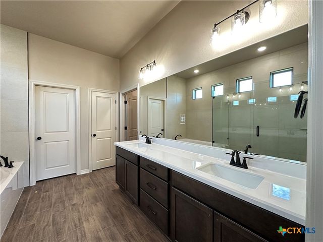 214 Desert Holly Drive, Temple, TX 76502