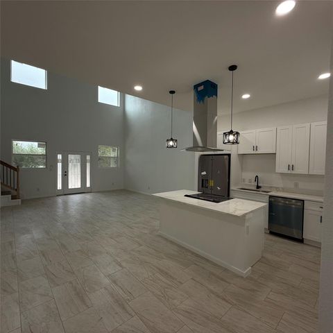 118 Crazy Cross RD, Wimberley, TX 78676