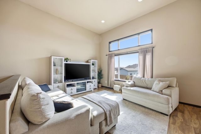 923 42nd Avenue W, West Fargo, ND 58078