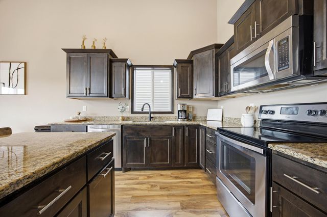 923 42nd Avenue W, West Fargo, ND 58078