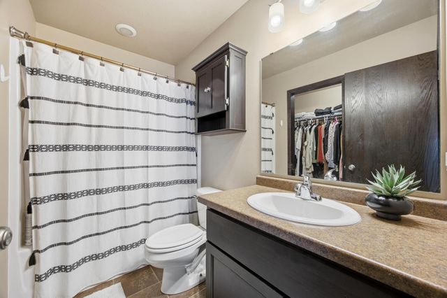 923 42nd Avenue W, West Fargo, ND 58078