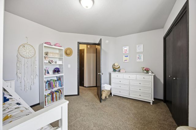 923 42nd Avenue W, West Fargo, ND 58078