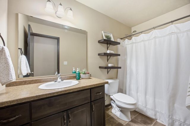 923 42nd Avenue W, West Fargo, ND 58078