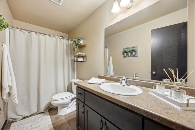 923 42nd Avenue W, West Fargo, ND 58078