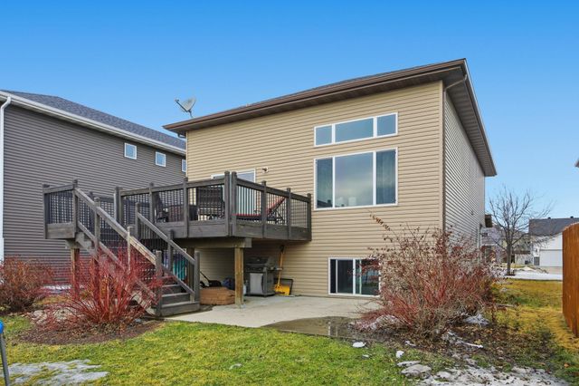 923 42nd Avenue W, West Fargo, ND 58078