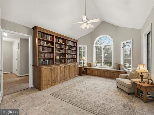 63 HACKBERRY CIR, Shepherdstown, WV 25443