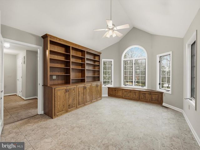 63 HACKBERRY CIR, Shepherdstown, WV 25443