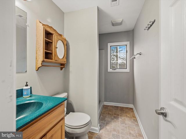 63 HACKBERRY CIR, Shepherdstown, WV 25443