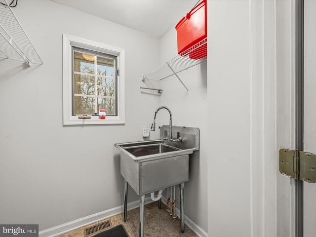 63 HACKBERRY CIR, Shepherdstown, WV 25443