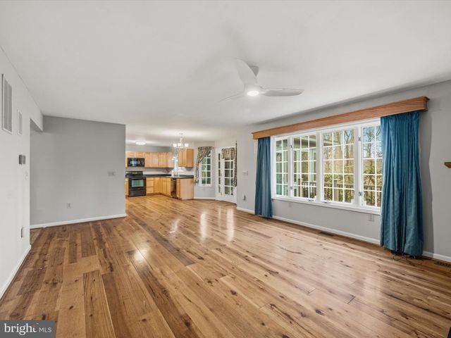 63 HACKBERRY CIR, Shepherdstown, WV 25443