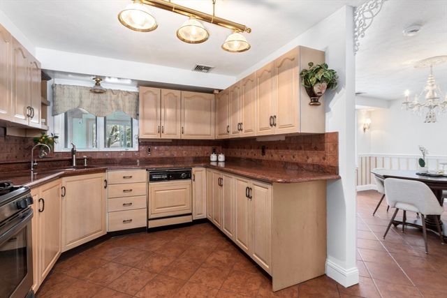 6 Cabral Drive, Middleton, MA 01949