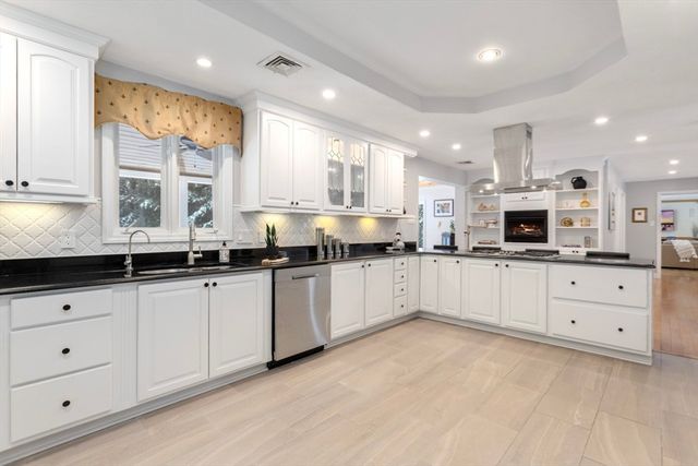 6 Cabral Drive, Middleton, MA 01949