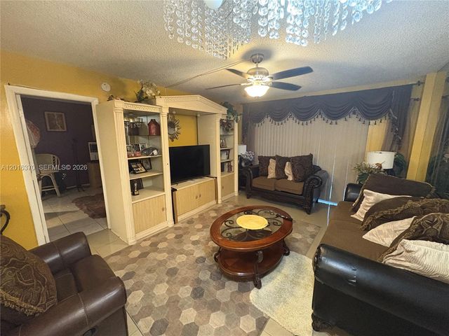 4152 Inverrary Dr 303, Lauderhill, FL 33319