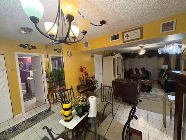 4152 Inverrary Dr 303, Lauderhill, FL 33319