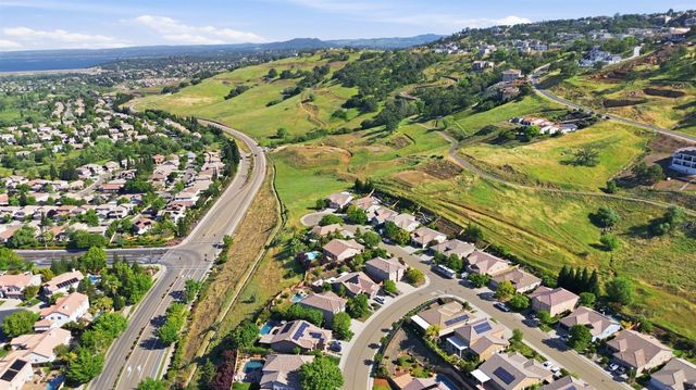 816 Hildebrand Cir, Folsom, CA 95630