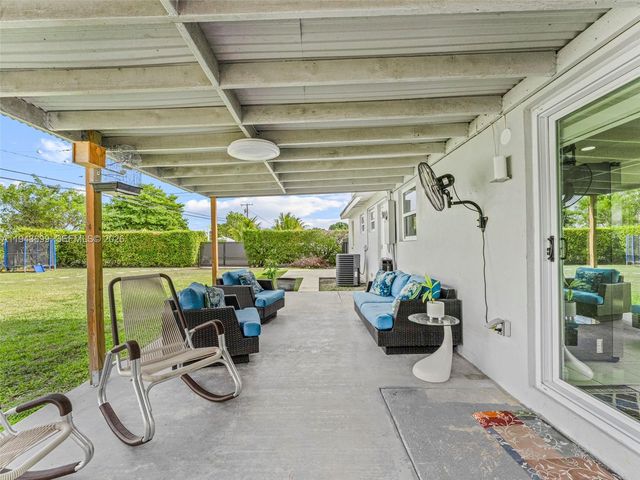 11401 SW 56th St, Miami, FL 33165