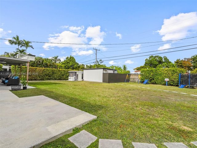 11401 SW 56th St, Miami, FL 33165