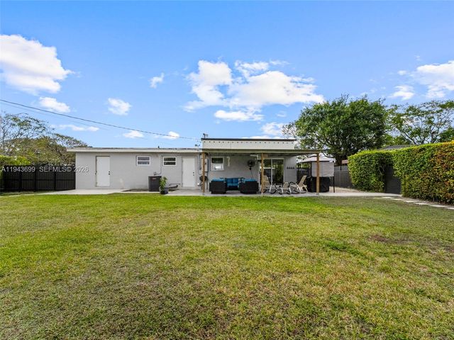 11401 SW 56th St, Miami, FL 33165