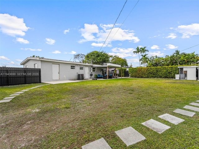 11401 SW 56th St, Miami, FL 33165