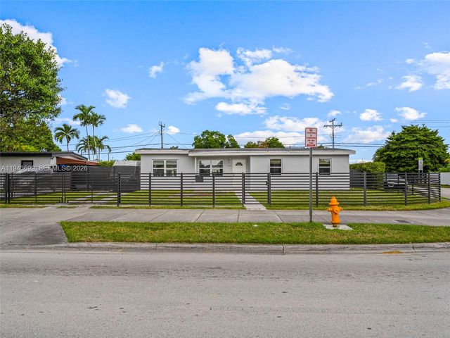 11401 SW 56th St, Miami, FL 33165