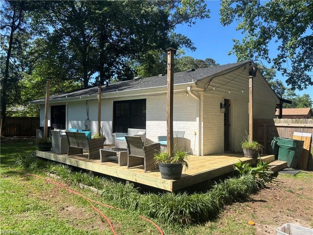 1725 Pike ST, Suffolk, VA 23433