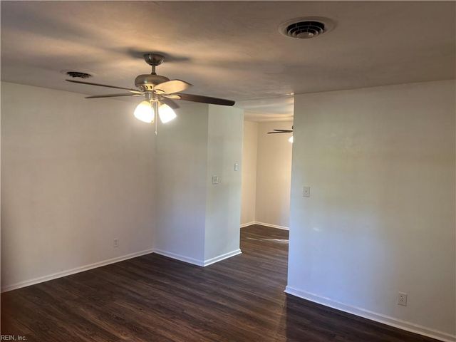 1725 Pike ST, Suffolk, VA 23433