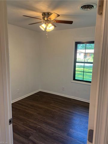 1725 Pike ST, Suffolk, VA 23433