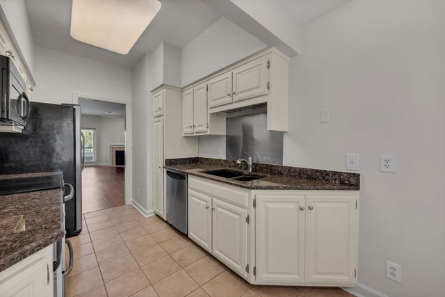 3818 West End Ave Apt 312, Nashville, TN 37205