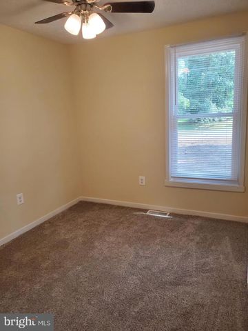 416 POCAHONTAS DR, Ruther Glen, VA 22546