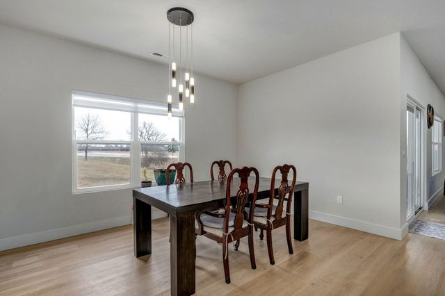 3630 N Thistlewood Court, Springfield, MO 65803