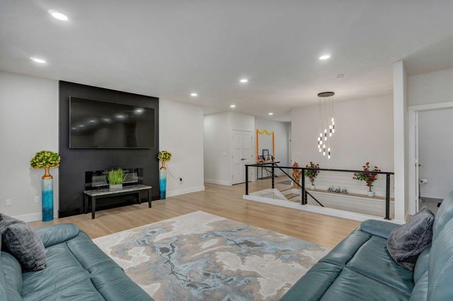 3630 N Thistlewood Court, Springfield, MO 65803