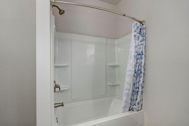 3630 N Thistlewood Court, Springfield, MO 65803