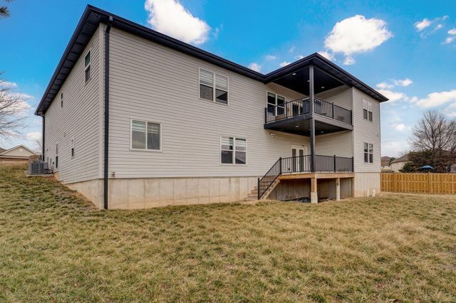 3630 N Thistlewood Court, Springfield, MO 65803