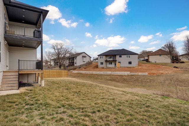 3630 N Thistlewood Court, Springfield, MO 65803