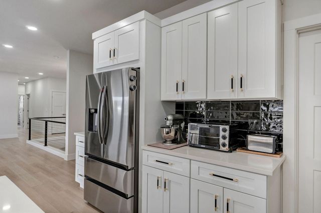 3630 N Thistlewood Court, Springfield, MO 65803