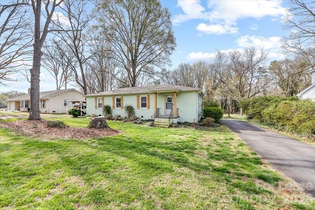 5711 Oak Drive, Charlotte, NC 28216