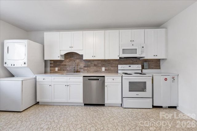 5711 Oak Drive, Charlotte, NC 28216