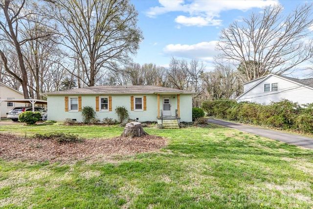 5711 Oak Drive, Charlotte, NC 28216