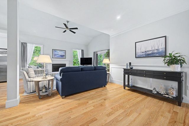 14 Waterside Run 14, Medway, MA 02053