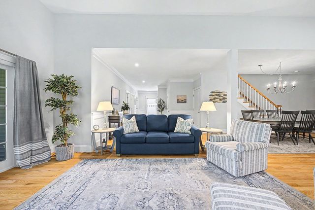14 Waterside Run 14, Medway, MA 02053