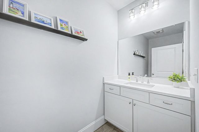 14 Waterside Run 14, Medway, MA 02053