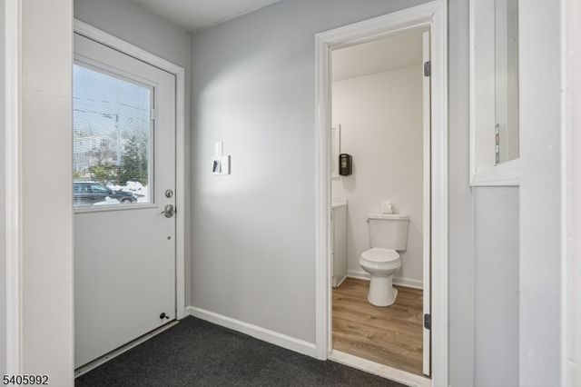 91 Eagle Rock Ave, Roseland Boro, NJ 07068