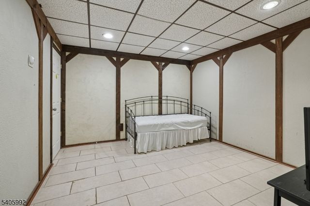 91 Eagle Rock Ave, Roseland Boro, NJ 07068