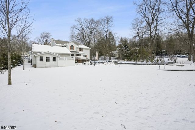 91 Eagle Rock Ave, Roseland Boro, NJ 07068