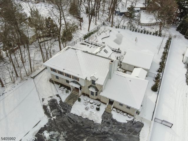 91 Eagle Rock Ave, Roseland Boro, NJ 07068