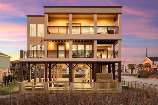 21502 Kennedy Drive, Galveston, TX 77554